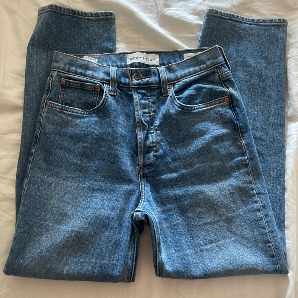Aritzia Denim Forum The Arlo Hi-Rise Straight Jean size 28